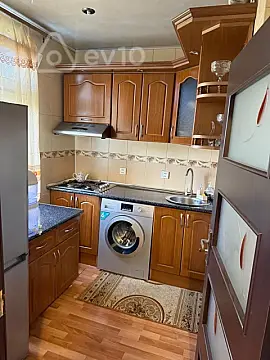 Kirayə verilir 2 otaqlı köhnə tikili 60 m²