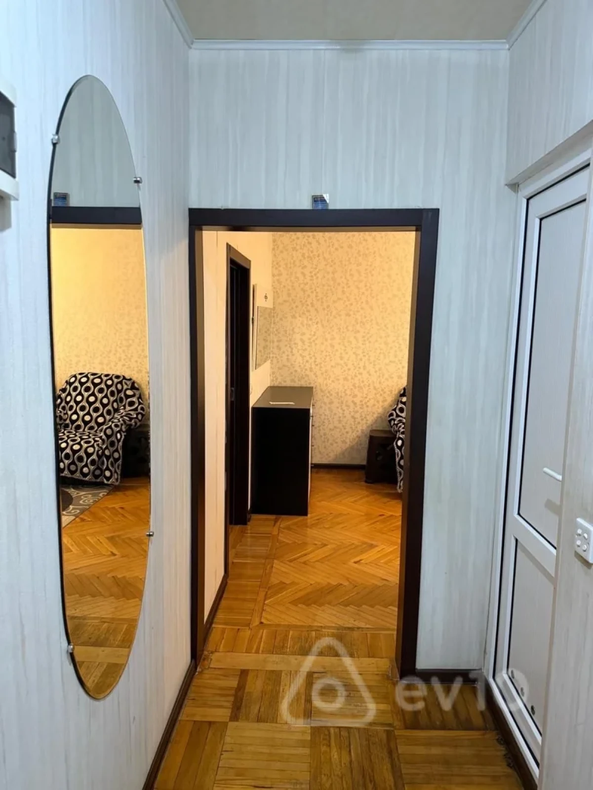 Kirayə verilir 2 otaqlı köhnə tikili 60 m²