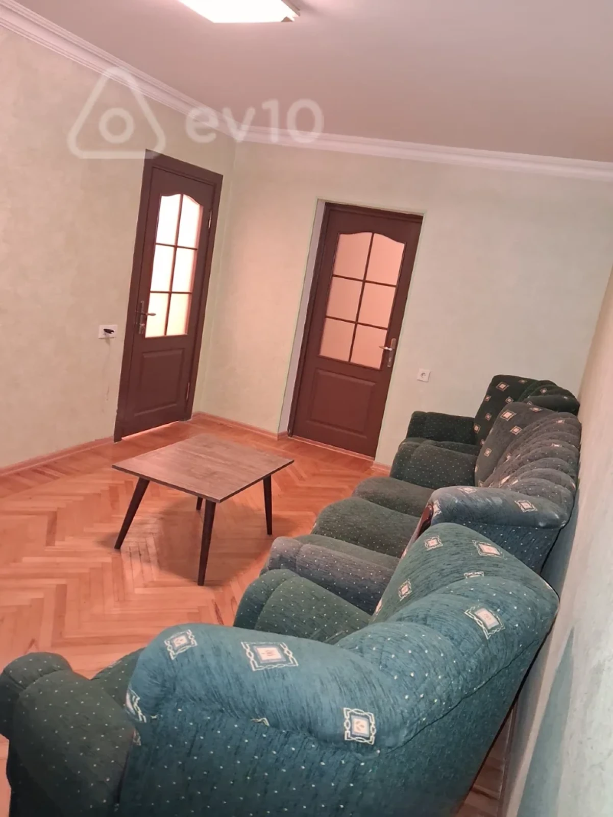 Kirayə verilir 2 otaqlı köhnə tikili 55 m²