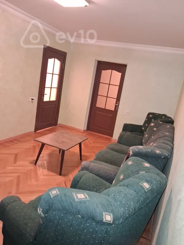 Kirayə verilir 2 otaqlı köhnə tikili 55 m²