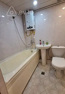 Kirayə verilir 2 otaqlı köhnə tikili 55 m²