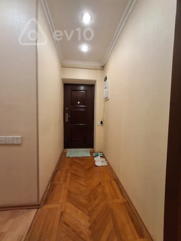 Kirayə verilir 2 otaqlı köhnə tikili 55 m²