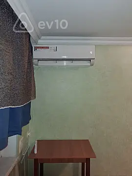 Kirayə verilir 2 otaqlı köhnə tikili 55 m²