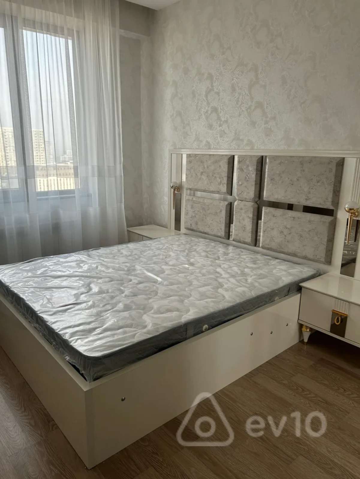 Kirayə verilir 2 otaqlı yeni tikili 77 m²