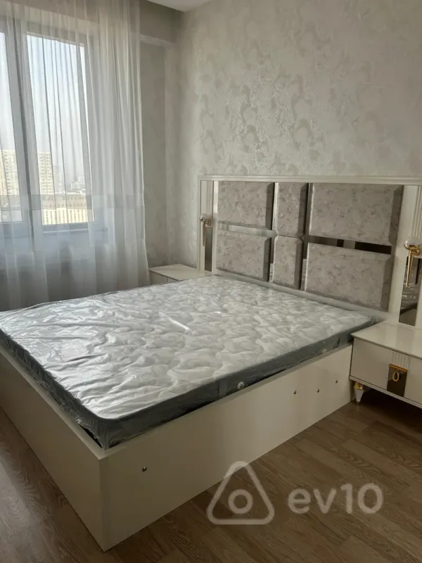 Kirayə verilir 2 otaqlı yeni tikili 77 m²