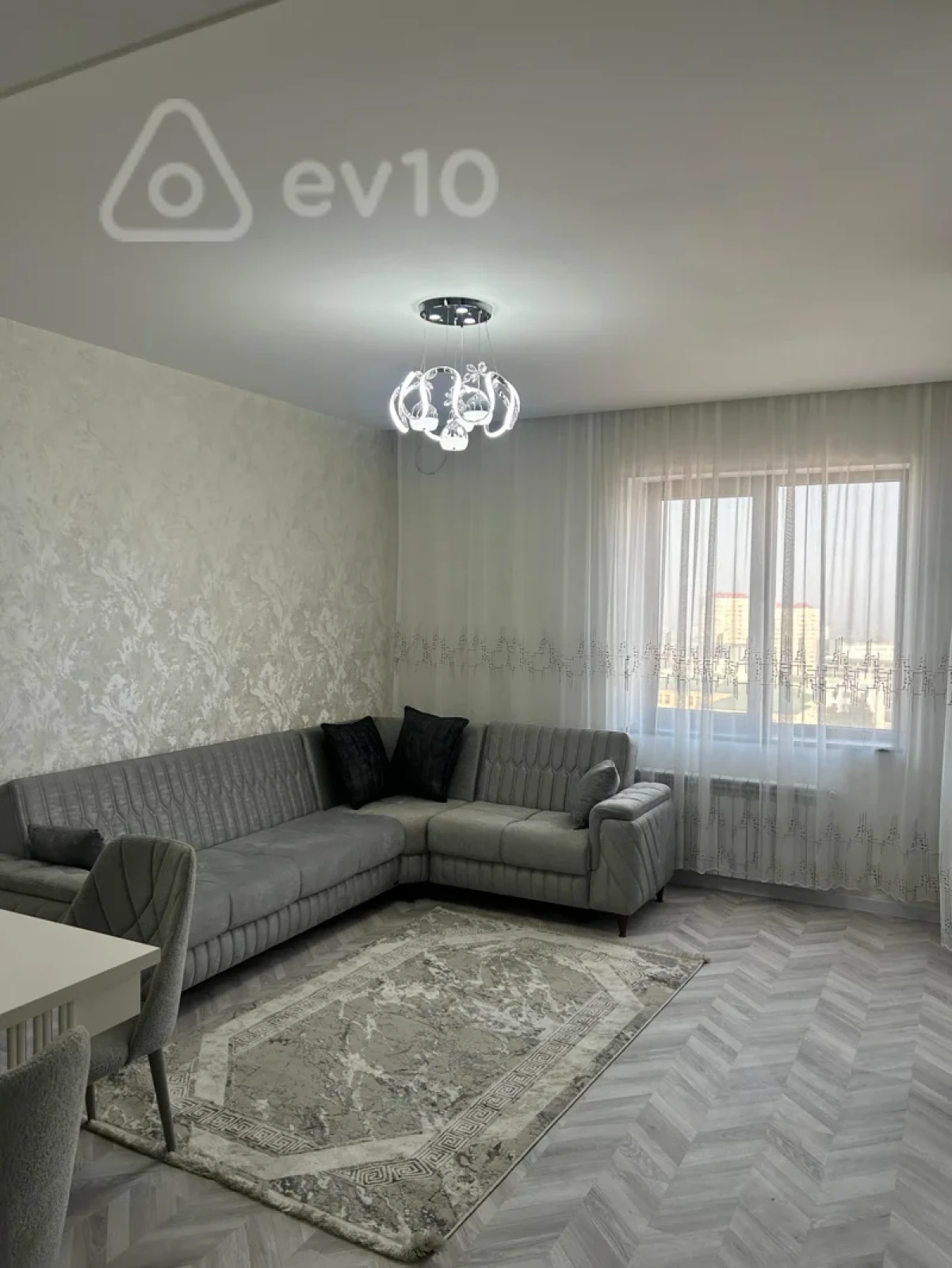 Kirayə verilir 2 otaqlı yeni tikili 77 m²