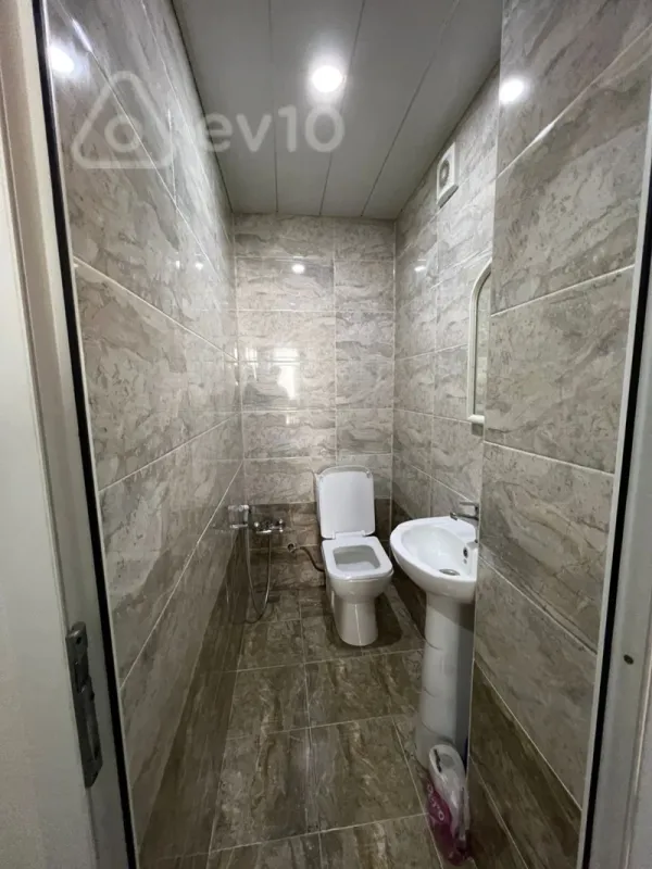 Kirayə verilir 2 otaqlı yeni tikili 50 m²