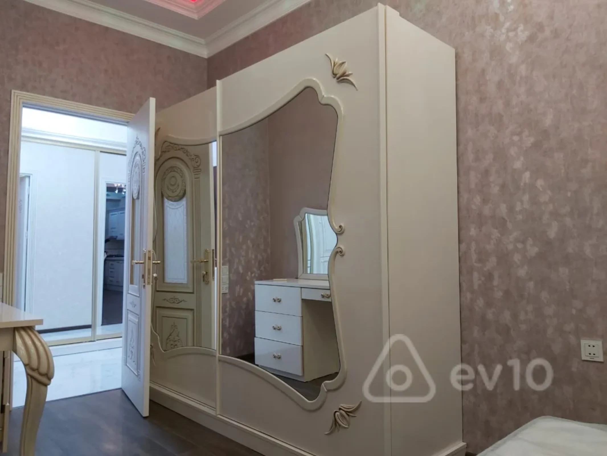Kirayə verilir 2 otaqlı yeni tikili 65 m²