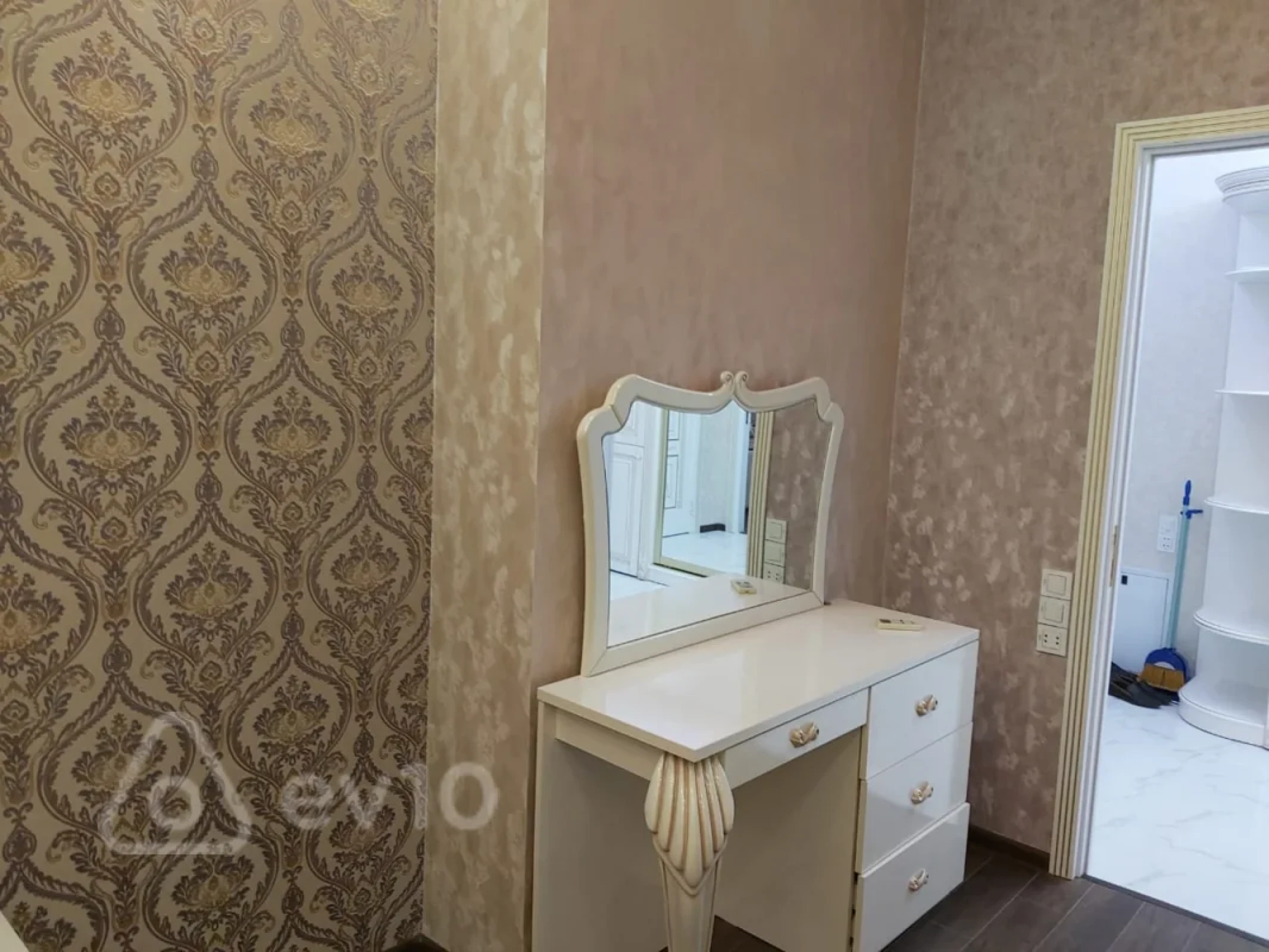 Kirayə verilir 2 otaqlı yeni tikili 65 m²