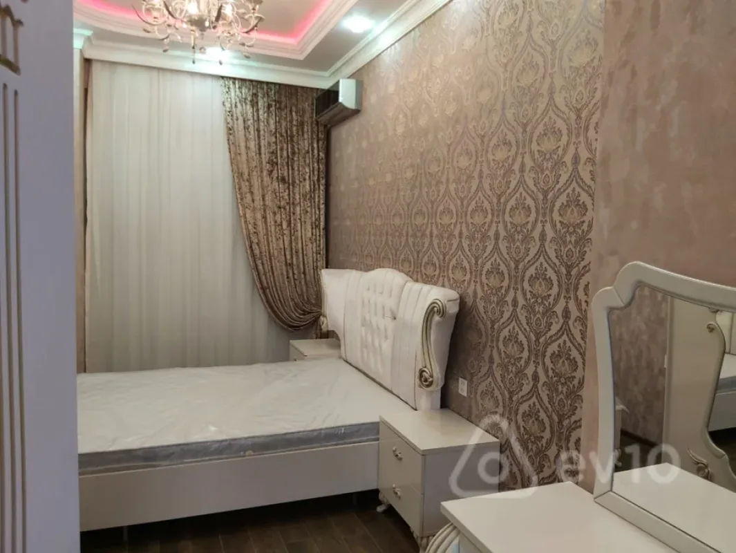 Kirayə verilir 2 otaqlı yeni tikili 65 m²
