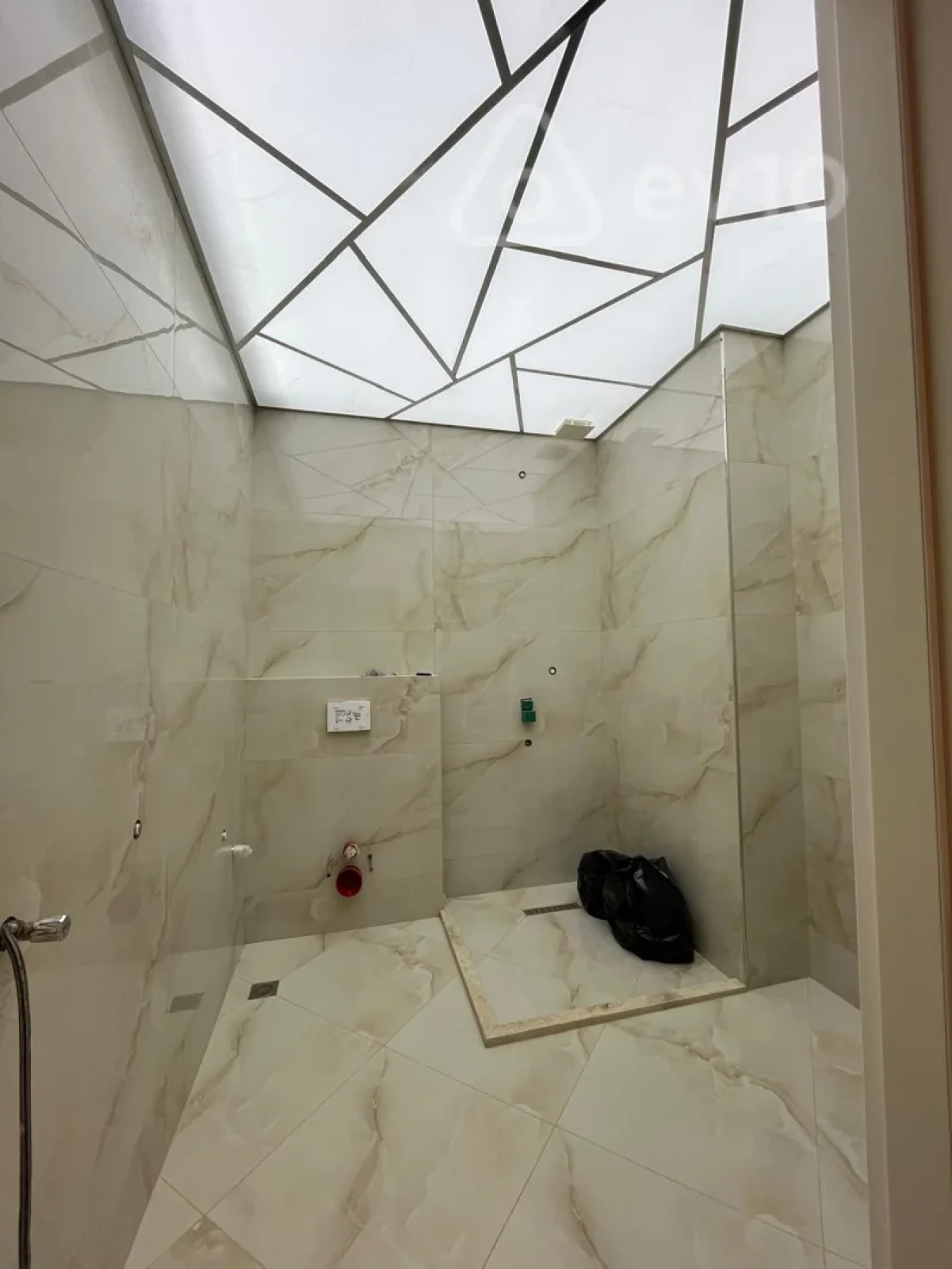 Satılır 2 otaqlı yeni tikili 70 m²