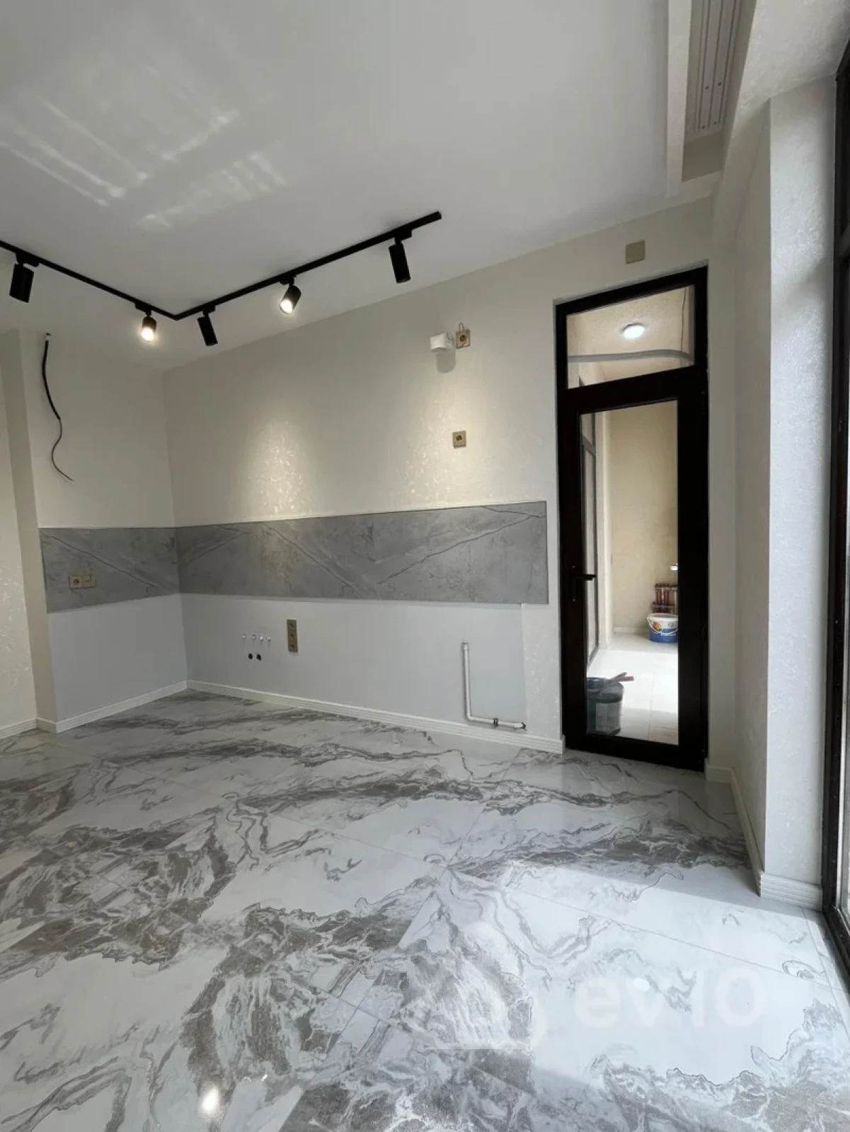 Satılır 2 otaqlı yeni tikili 70 m²