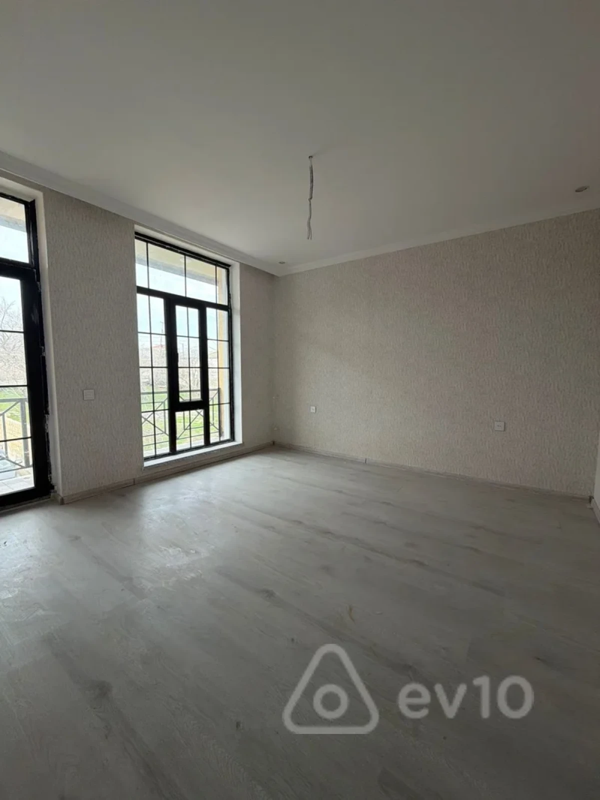 Satılır 4 otaqlı həyət evi 150 m²
