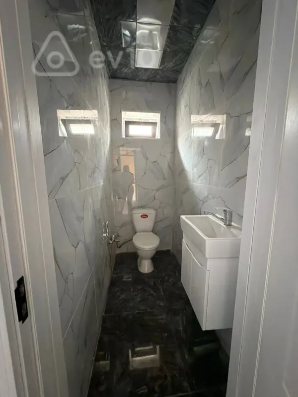 Satılır 4 otaqlı həyət evi 150 m²