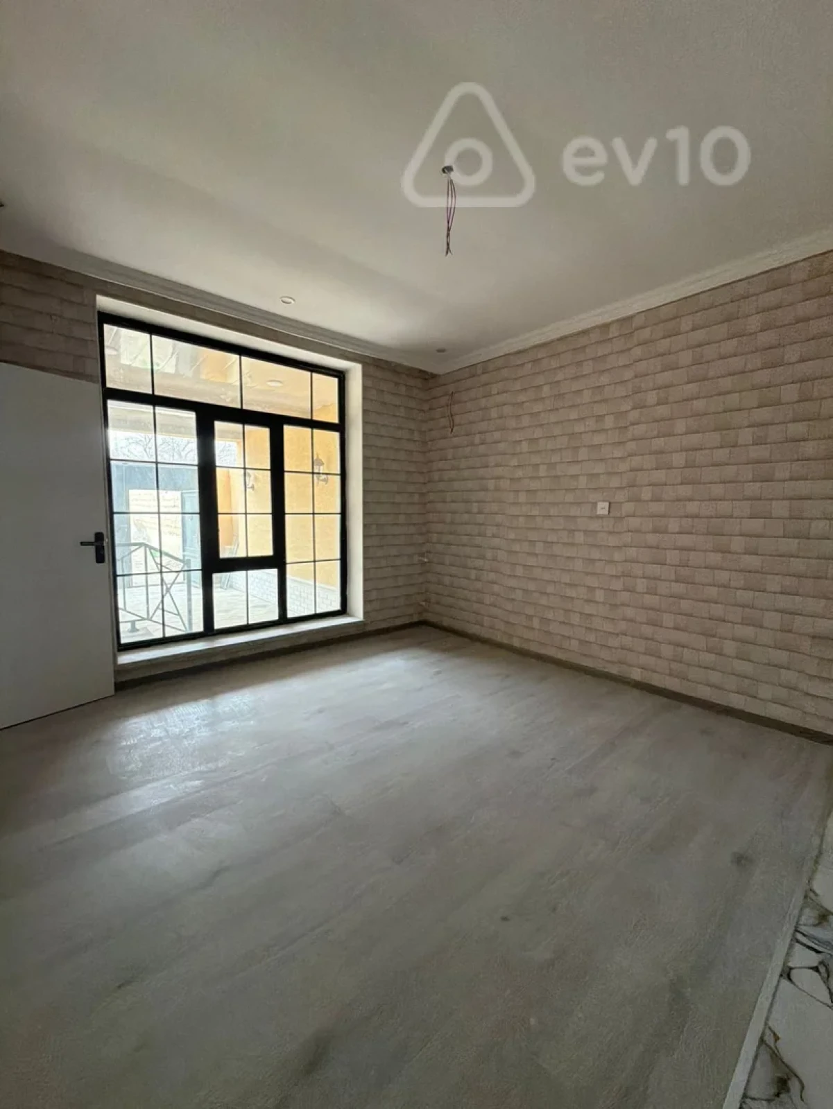 Satılır 4 otaqlı həyət evi 150 m²