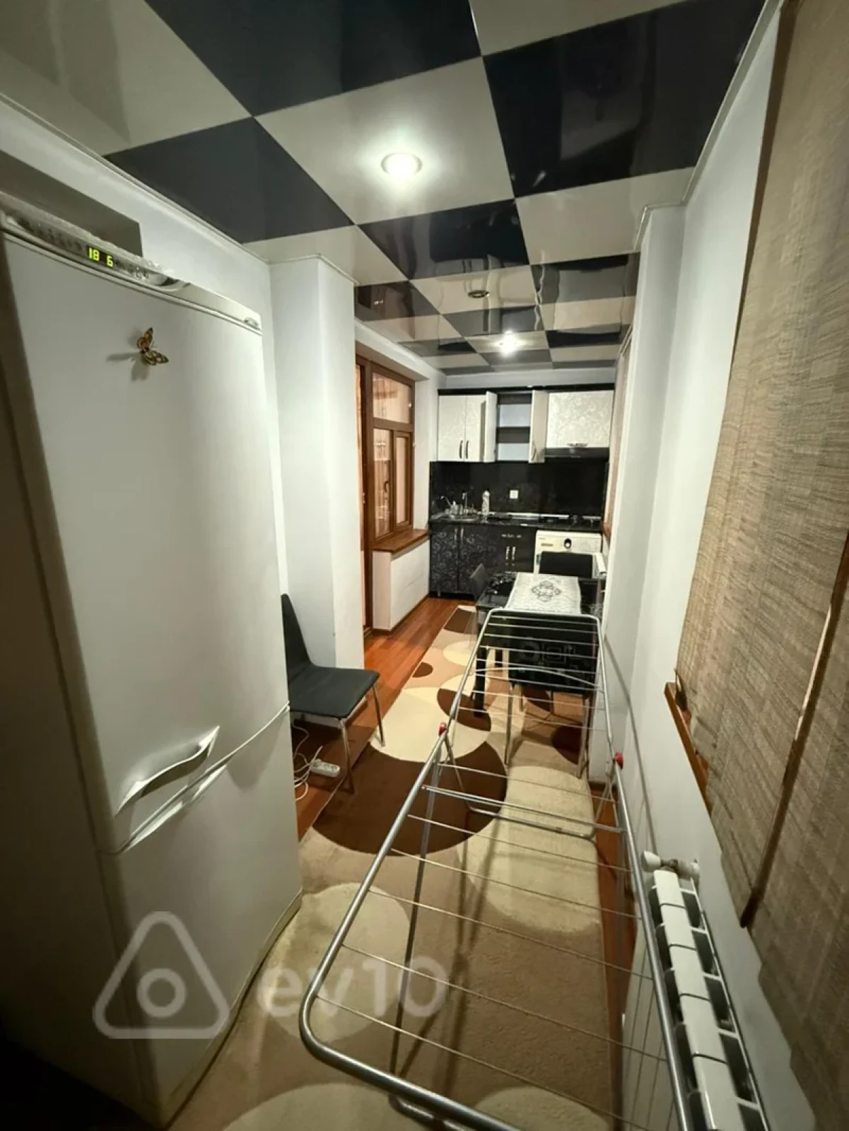 Kirayə verilir 2 otaqlı köhnə tikili 60 m²