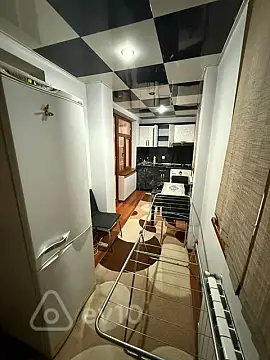 Kirayə verilir 2 otaqlı köhnə tikili 60 m²