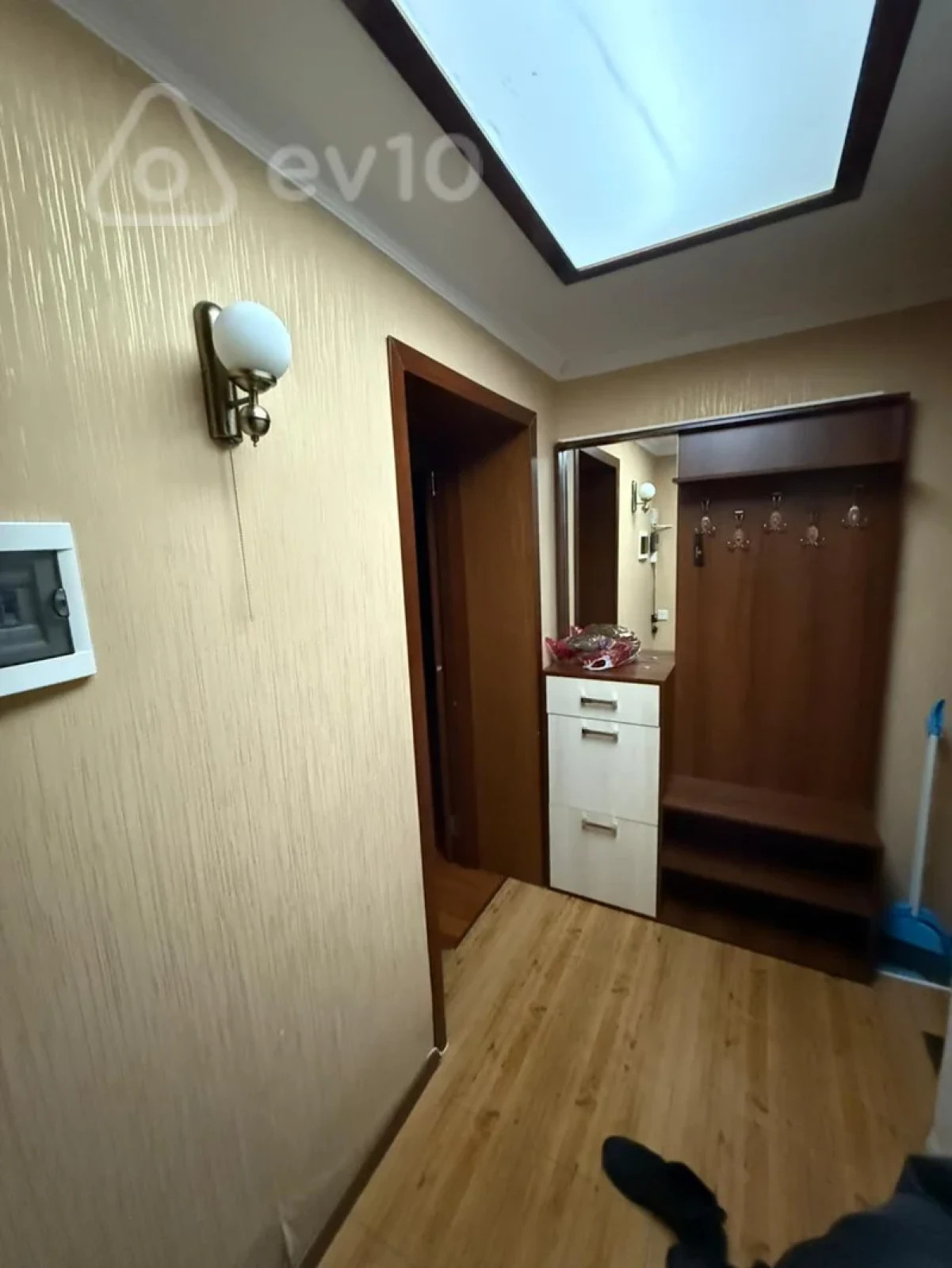 Kirayə verilir 2 otaqlı köhnə tikili 60 m²