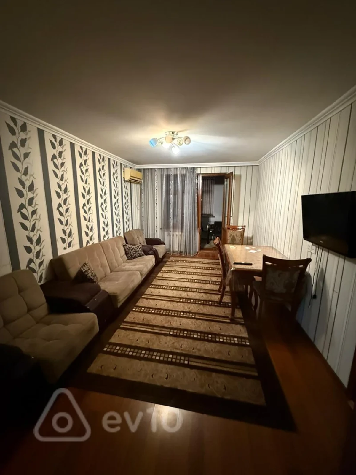 Kirayə verilir 2 otaqlı köhnə tikili 60 m²