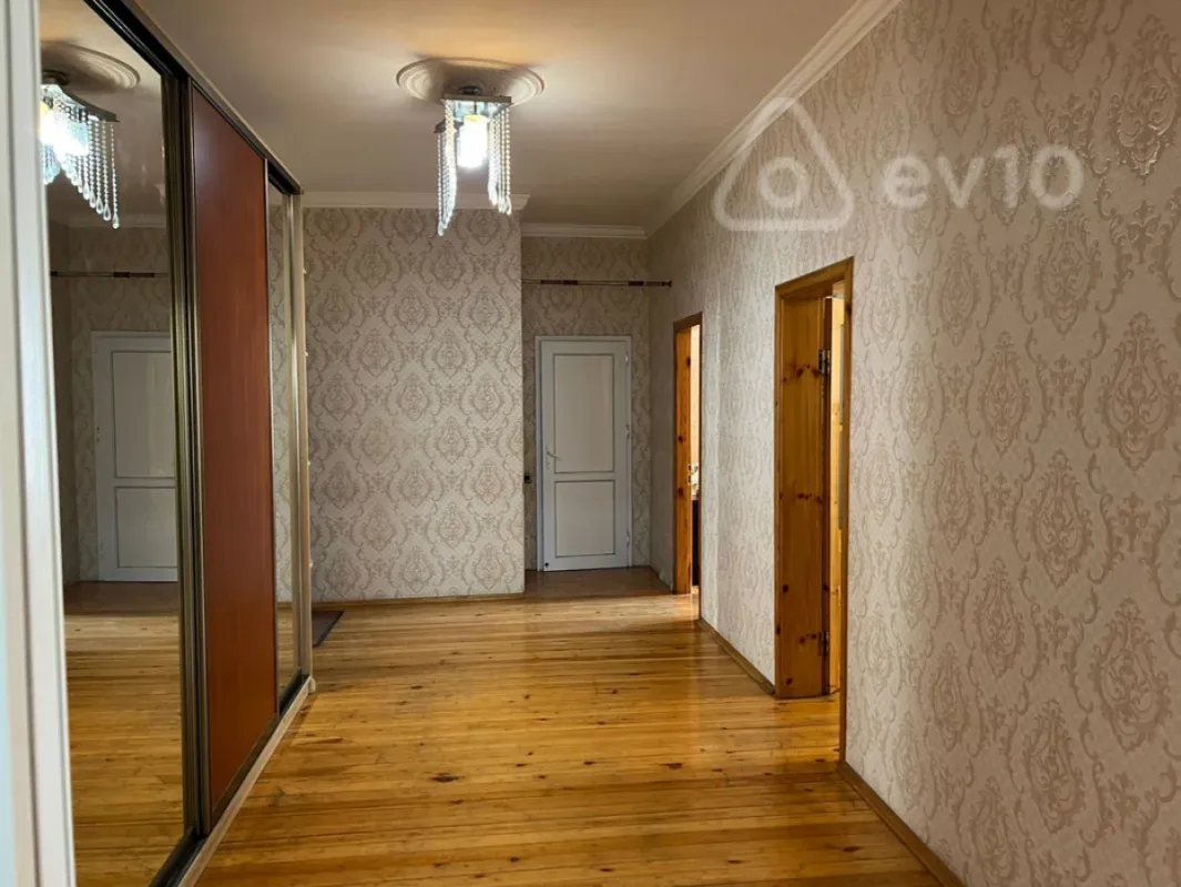 Kirayə verilir 3 otaqlı yeni tikili 80 m²