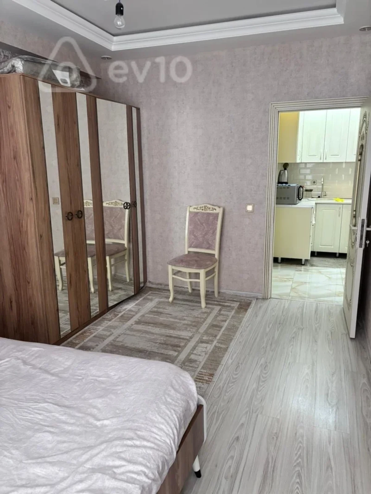 Kirayə verilir 2 otaqlı yeni tikili 70 m²