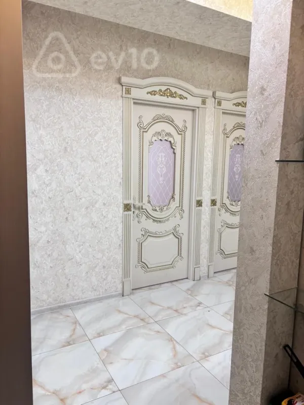 Kirayə verilir 2 otaqlı yeni tikili 70 m²