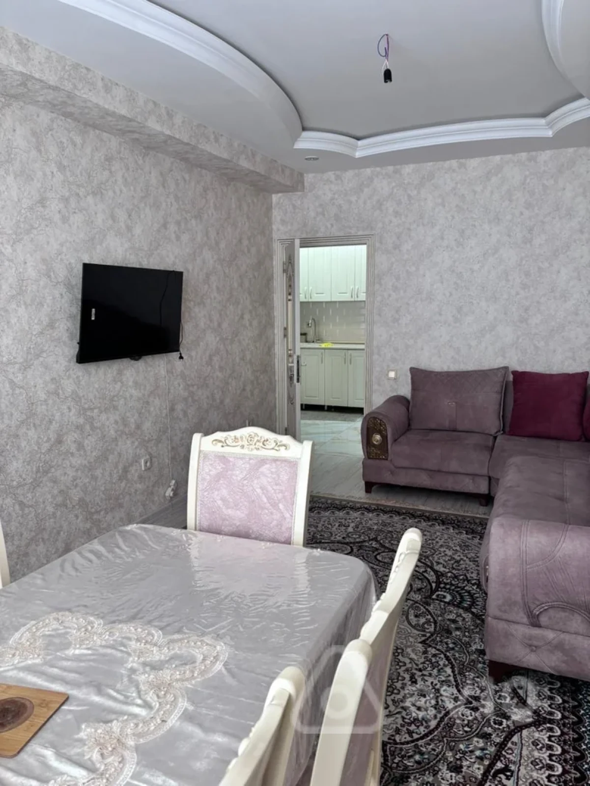 Kirayə verilir 2 otaqlı yeni tikili 70 m²