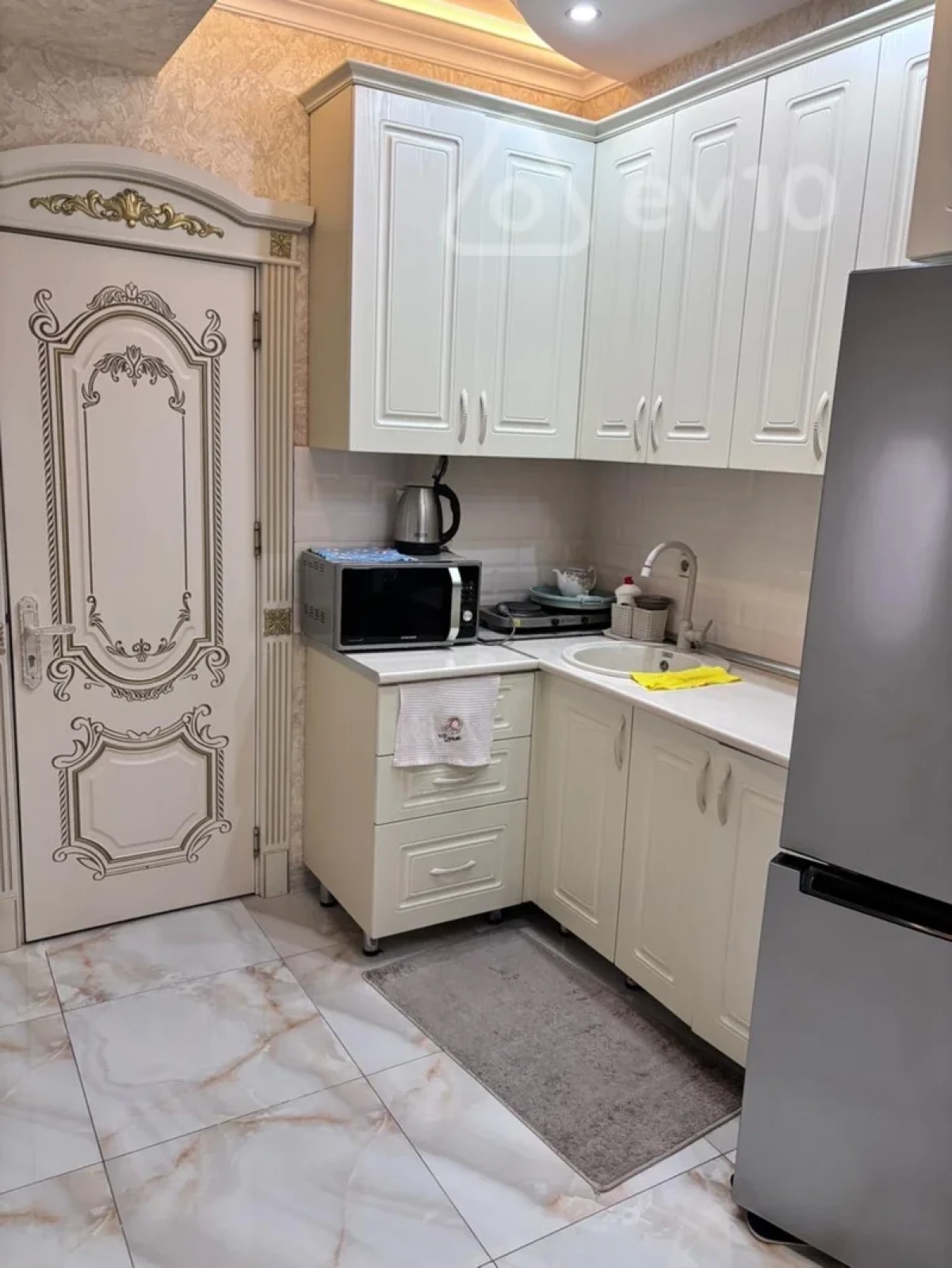 Kirayə verilir 2 otaqlı yeni tikili 70 m²