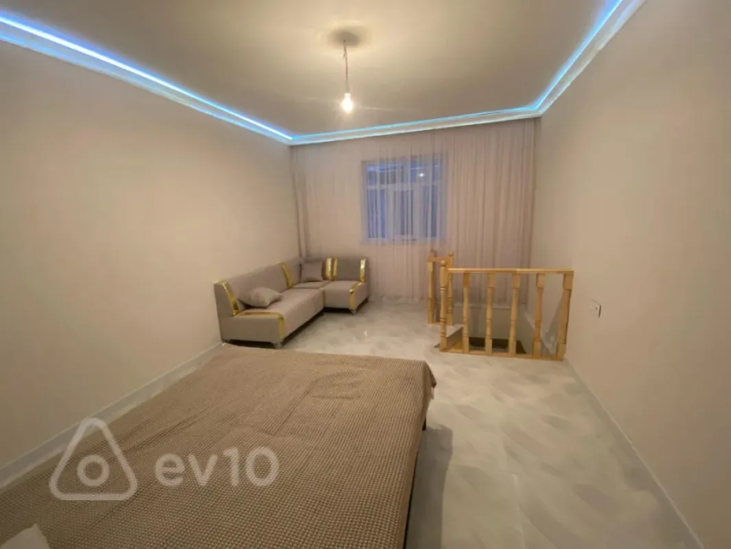 Kirayə verilir 2 otaqlı həyət evi 54 m²