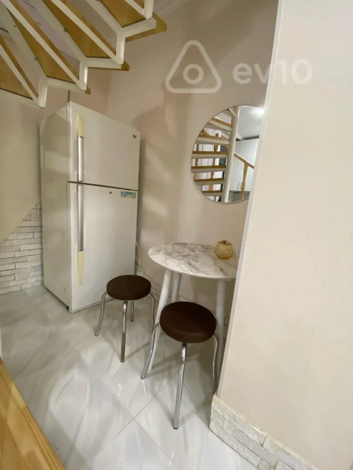 Kirayə verilir 2 otaqlı həyət evi 54 m²