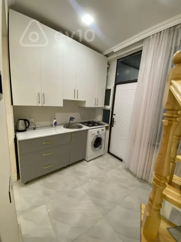 Kirayə verilir 2 otaqlı həyət evi 54 m²