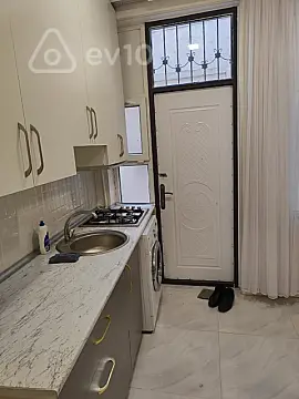 Kirayə verilir 2 otaqlı həyət evi 54 m²