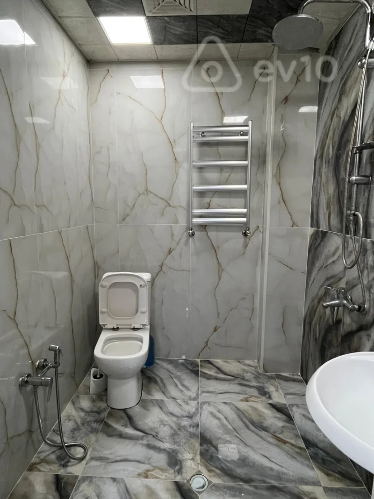Kirayə verilir 2 otaqlı yeni tikili 55 m²