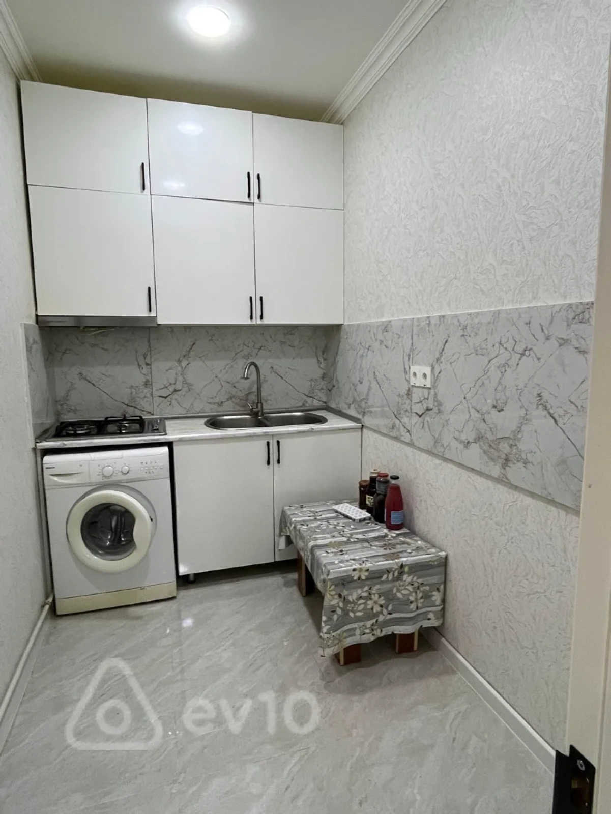 Kirayə verilir 2 otaqlı yeni tikili 55 m²