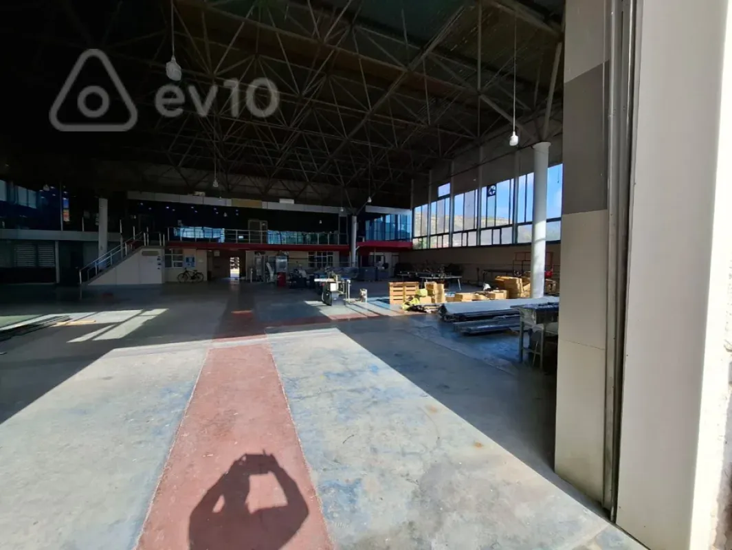 Kirayə verilir mənzil 1600 m²