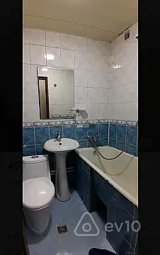 Kirayə verilir 3 otaqlı köhnə tikili 70 m²