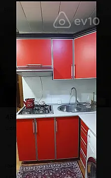 Kirayə verilir 3 otaqlı köhnə tikili 70 m²