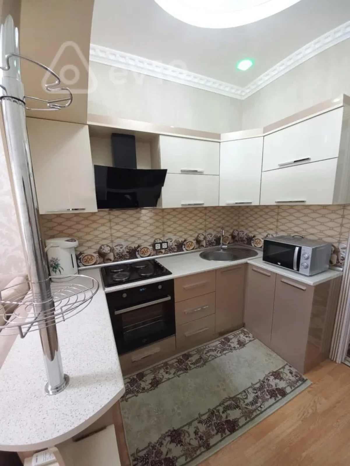 Kirayə verilir 2 otaqlı yeni tikili 69 m²