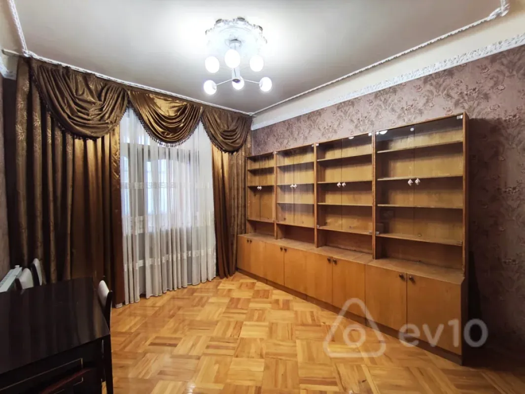 Kirayə verilir 3 otaqlı köhnə tikili 50 m²