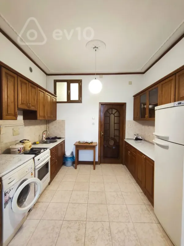 Kirayə verilir 3 otaqlı köhnə tikili 50 m²