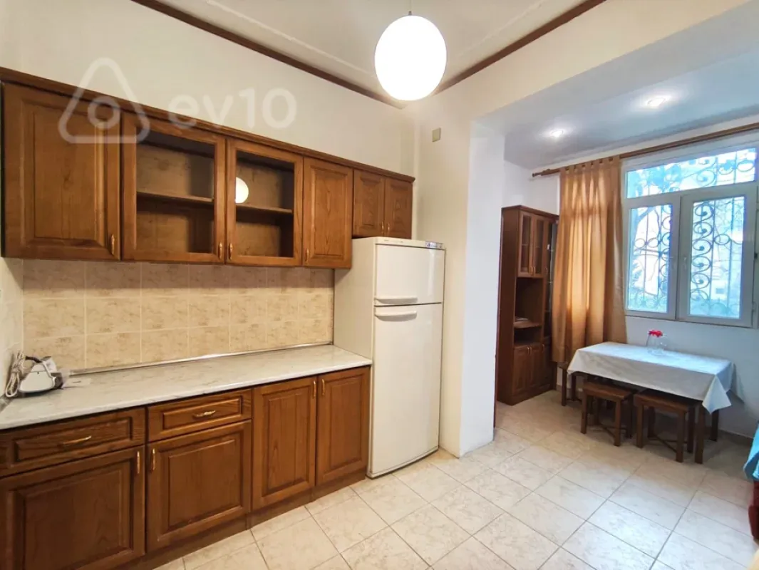 Kirayə verilir 3 otaqlı köhnə tikili 50 m²