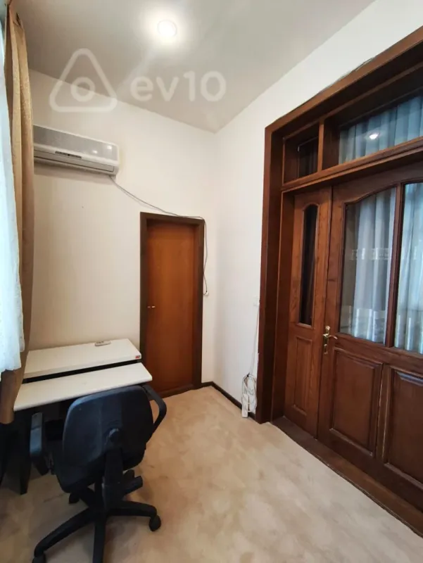 Kirayə verilir 3 otaqlı köhnə tikili 50 m²