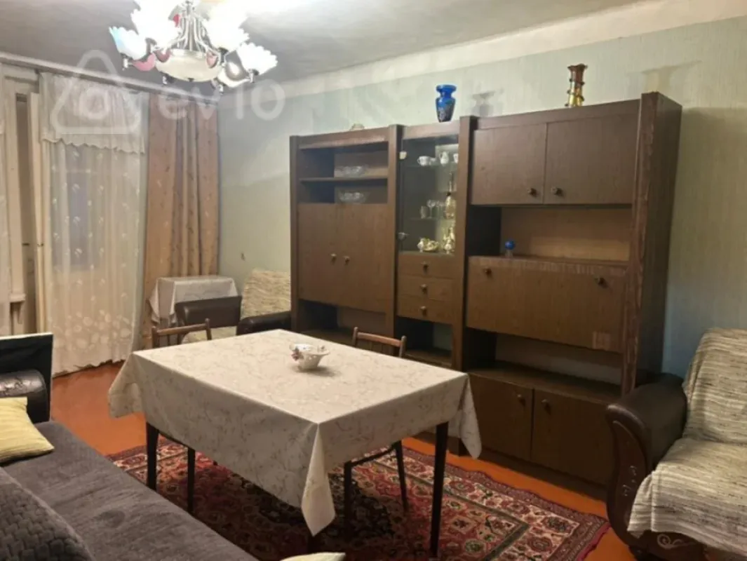 Kirayə verilir 2 otaqlı köhnə tikili 55 m²