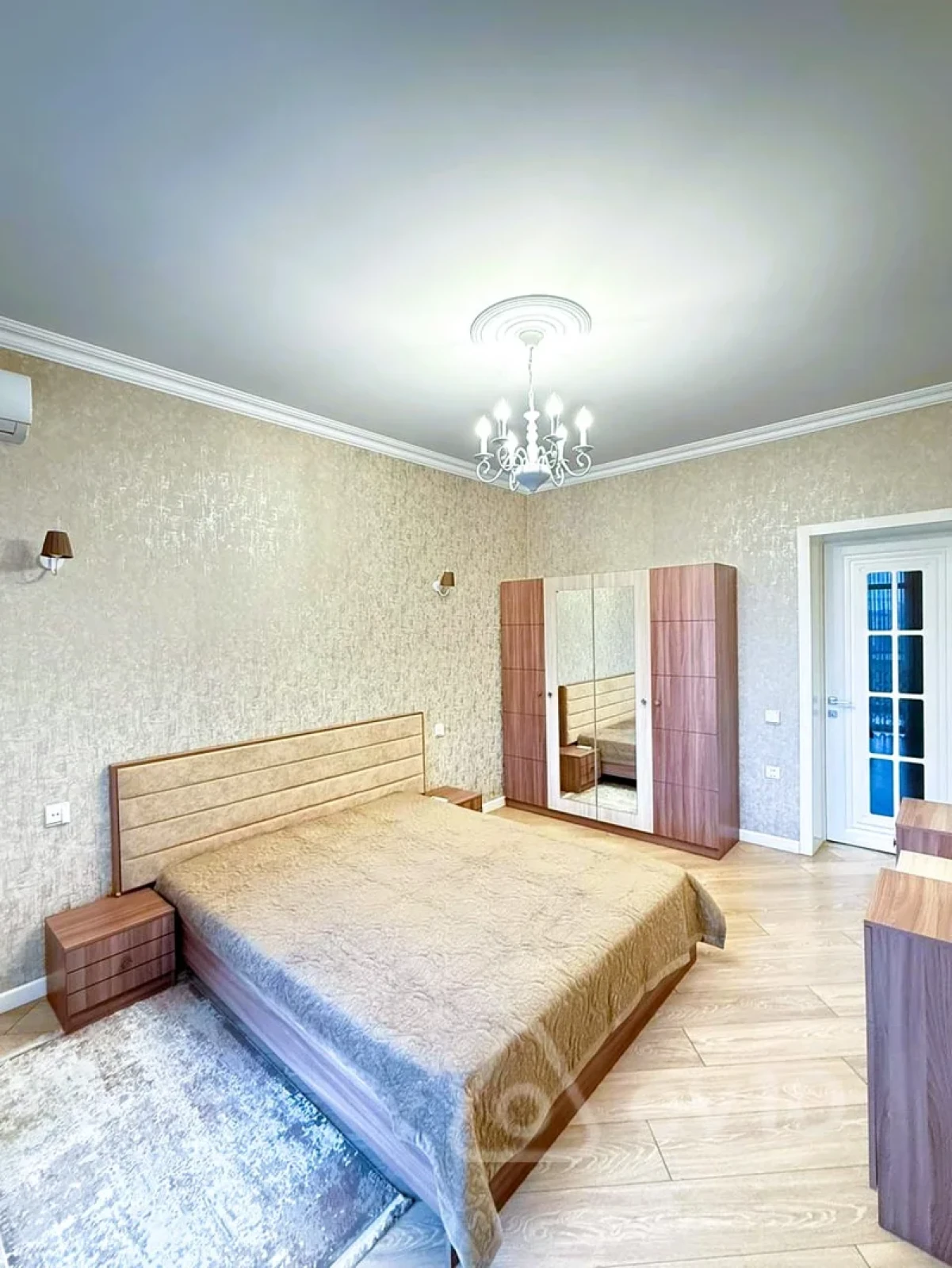 Kirayə verilir 2 otaqlı yeni tikili 100 m²