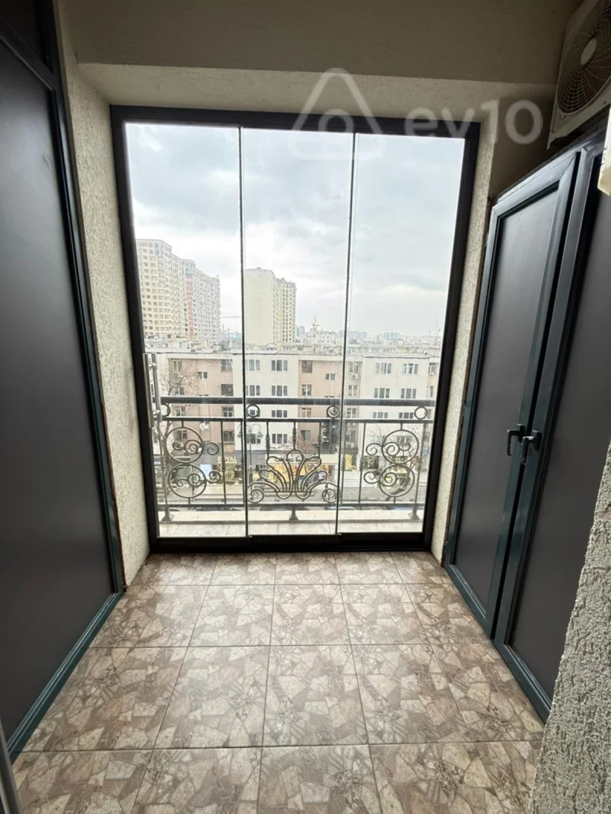 Kirayə verilir 2 otaqlı yeni tikili 100 m²