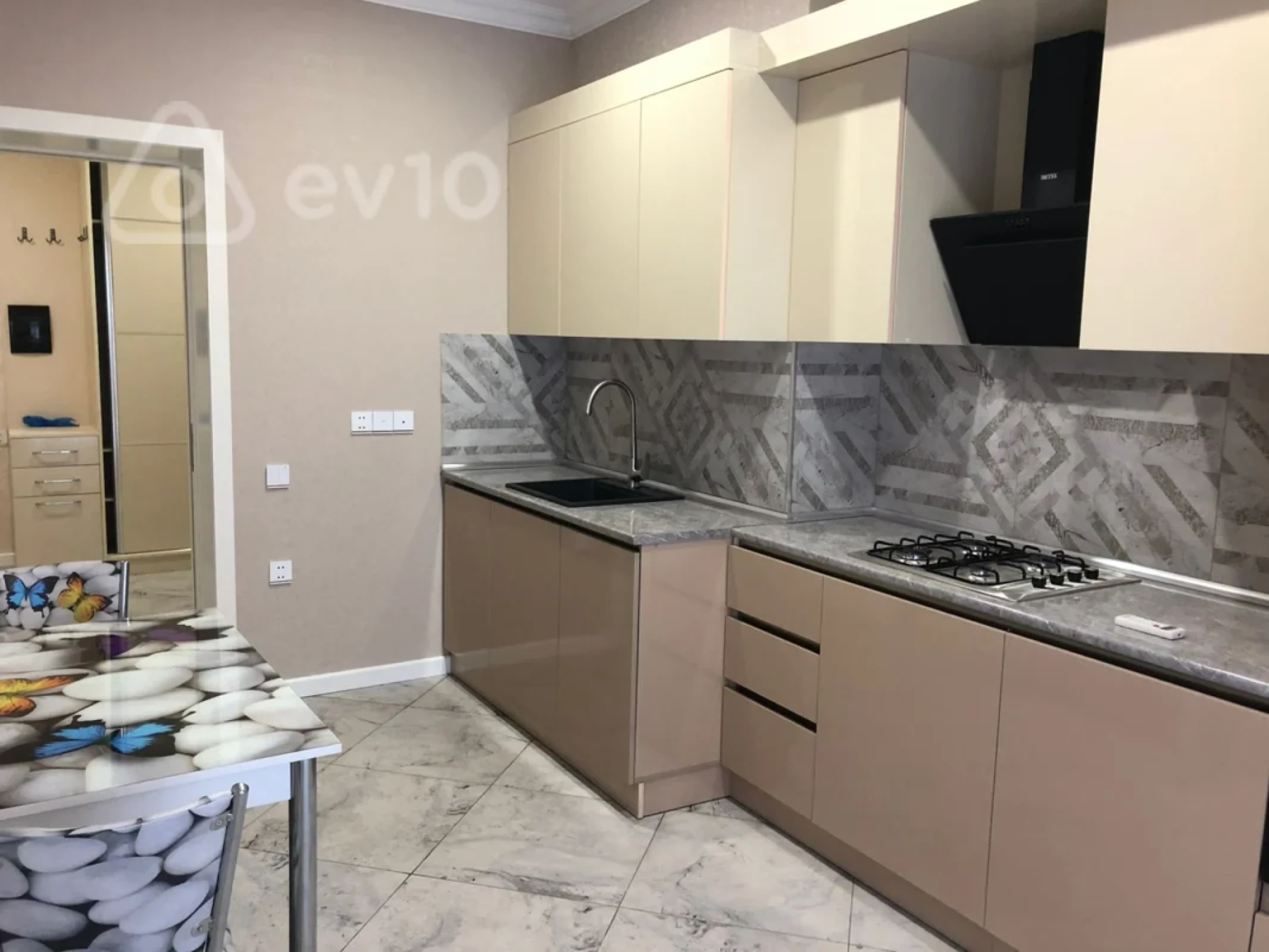 Kirayə verilir 2 otaqlı yeni tikili 100 m²