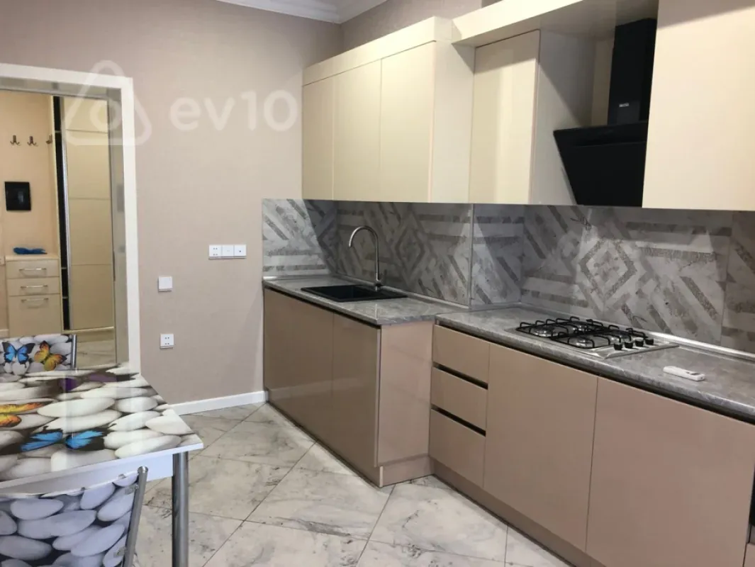 Kirayə verilir 2 otaqlı yeni tikili 100 m²