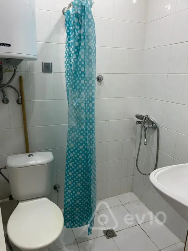 Kirayə verilir 2 otaqlı köhnə tikili 40 m²