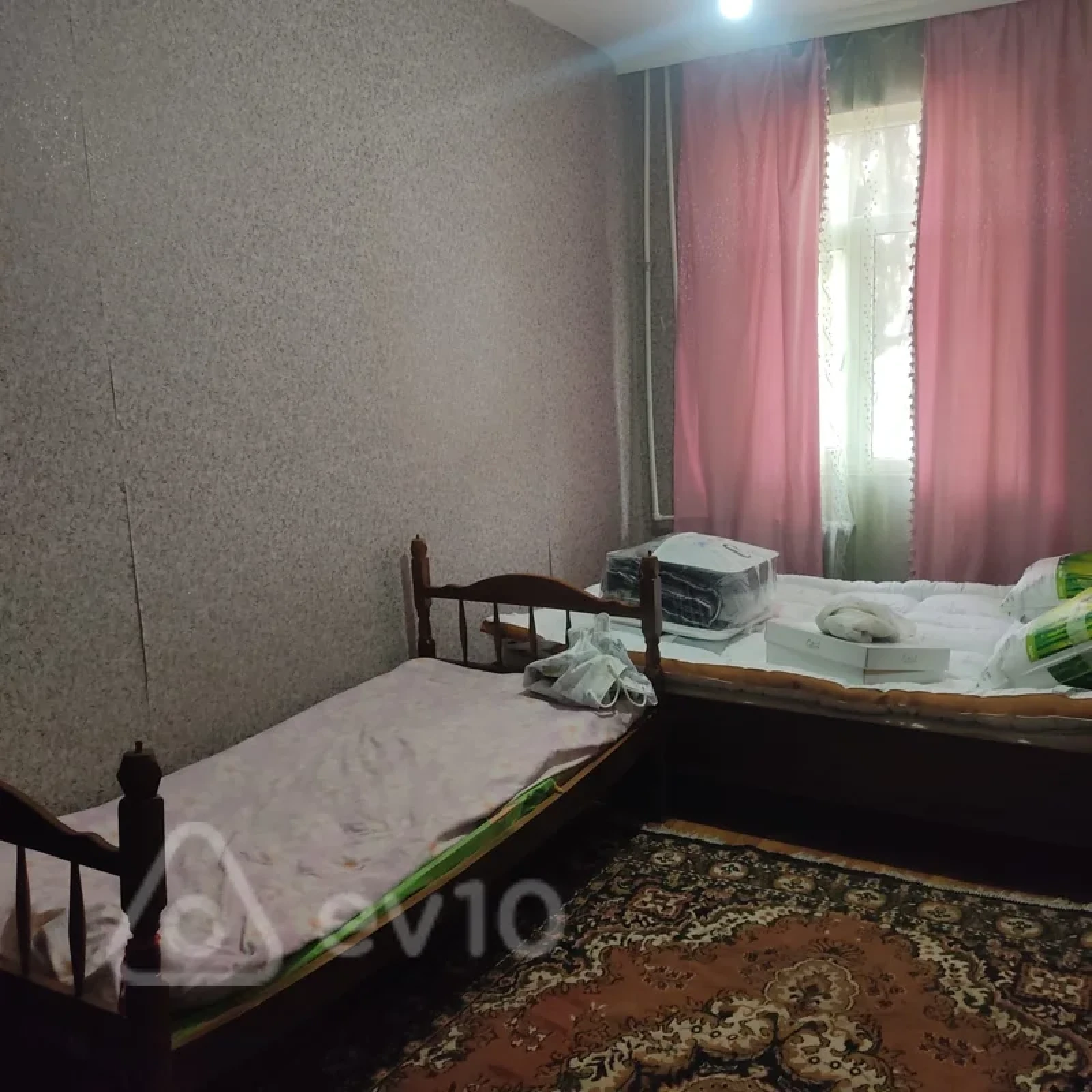 Kirayə verilir 2 otaqlı köhnə tikili 60 m²