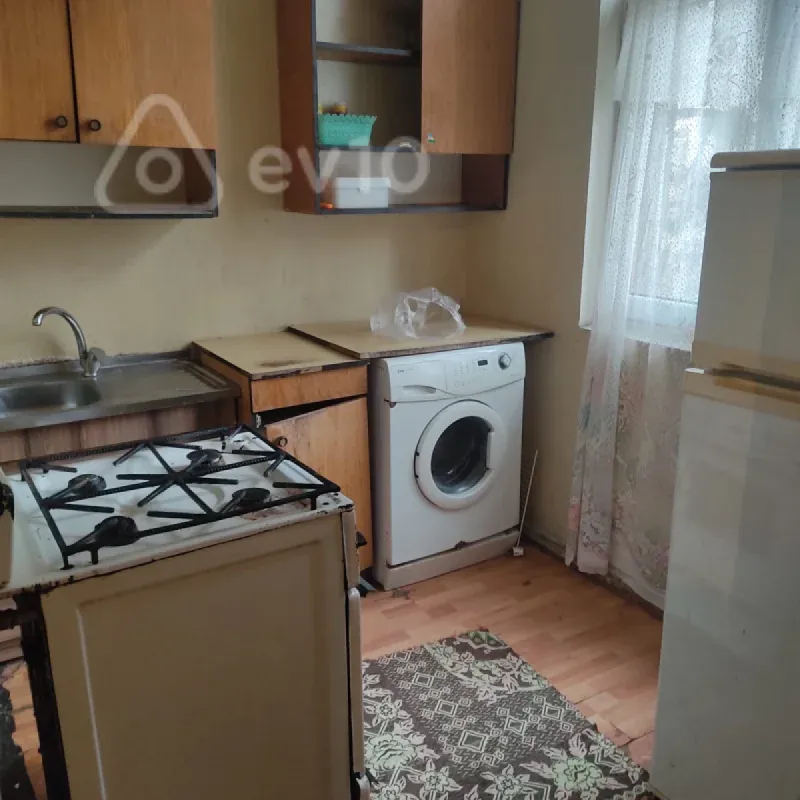 Kirayə verilir 2 otaqlı köhnə tikili 60 m²